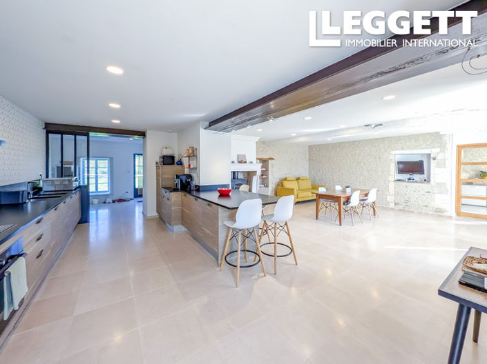 Image No.6-4 Bed House for sale