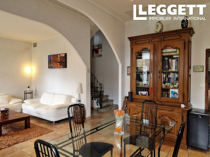 Image No.2-4 Bed House for sale