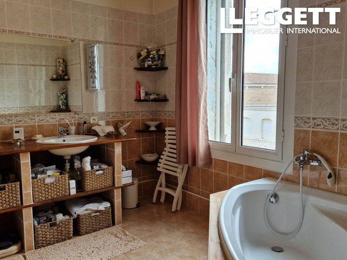 Image No.7-4 Bed House for sale