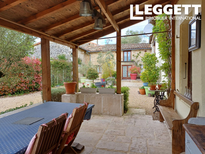 Image No.2-4 Bed House for sale