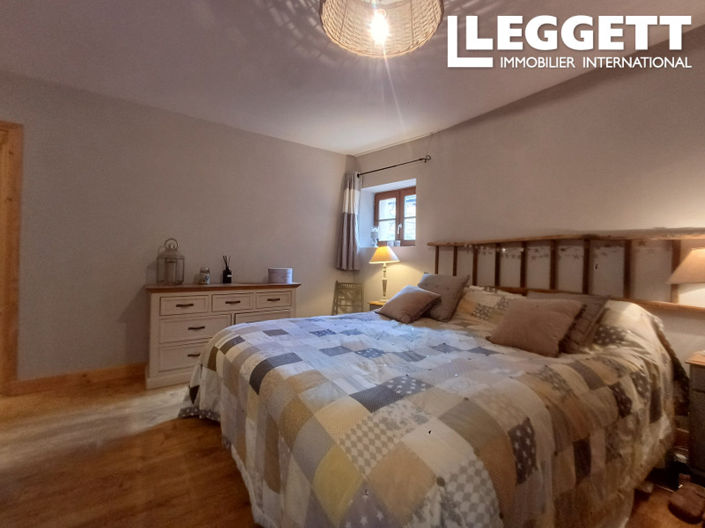 Image No.8-4 Bed House for sale