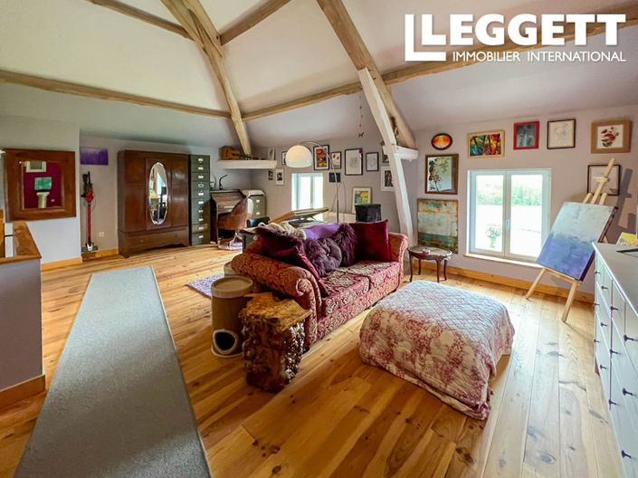 Image No.8-3 Bed House for sale