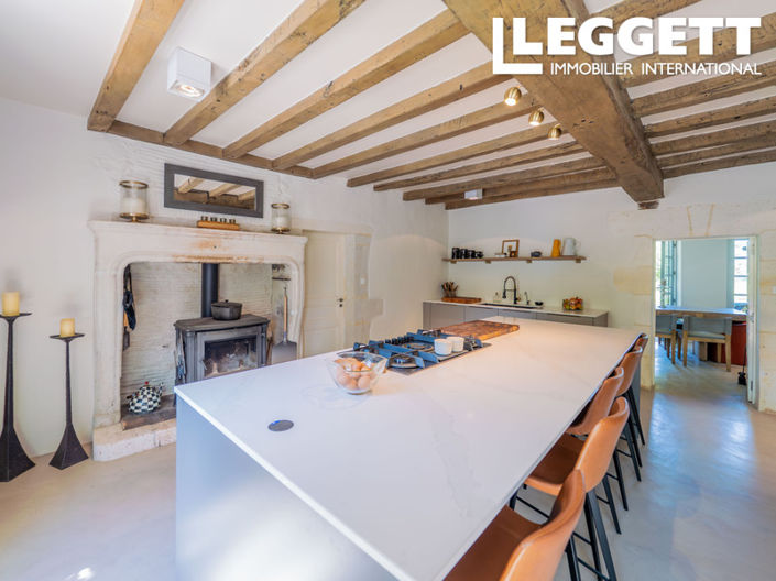 Image No.5-8 Bed House for sale