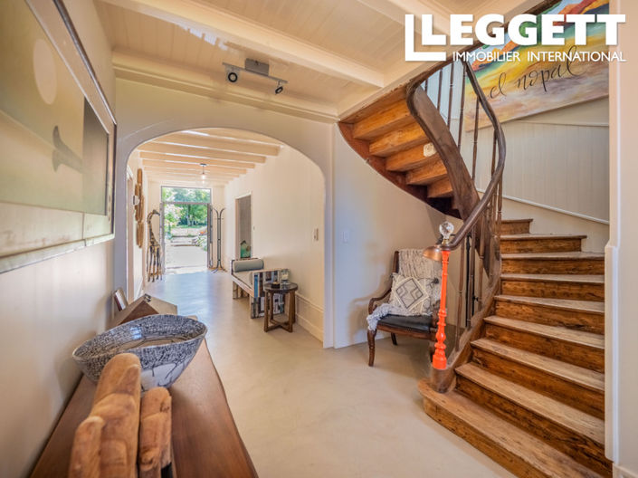 Image No.5-8 Bed House for sale