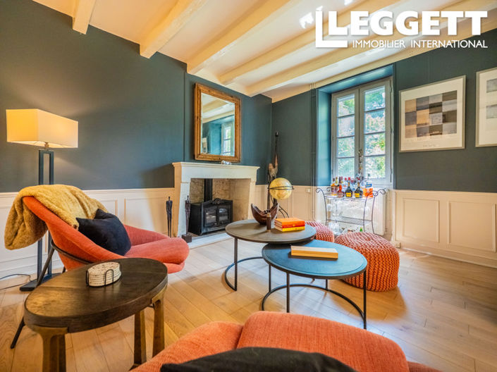 Image No.8-8 Bed House for sale