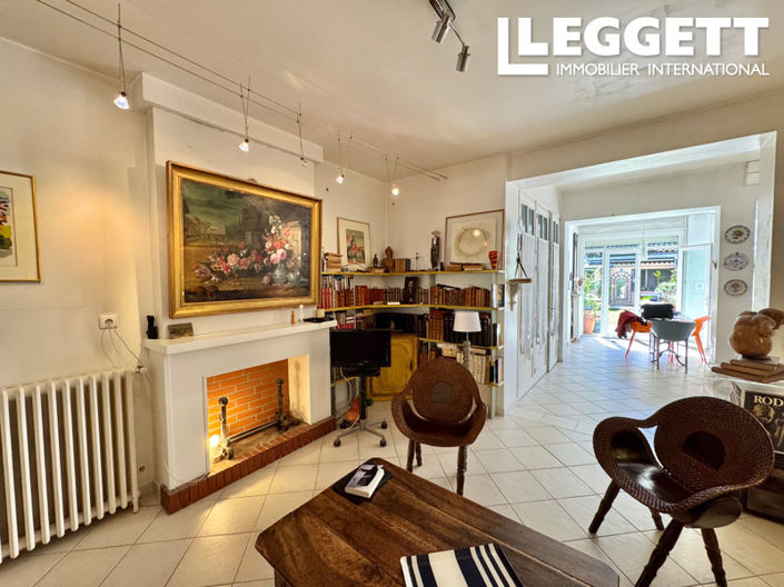 Image No.1-5 Bed House for sale