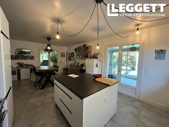 Image No.4-2 Bed House for sale