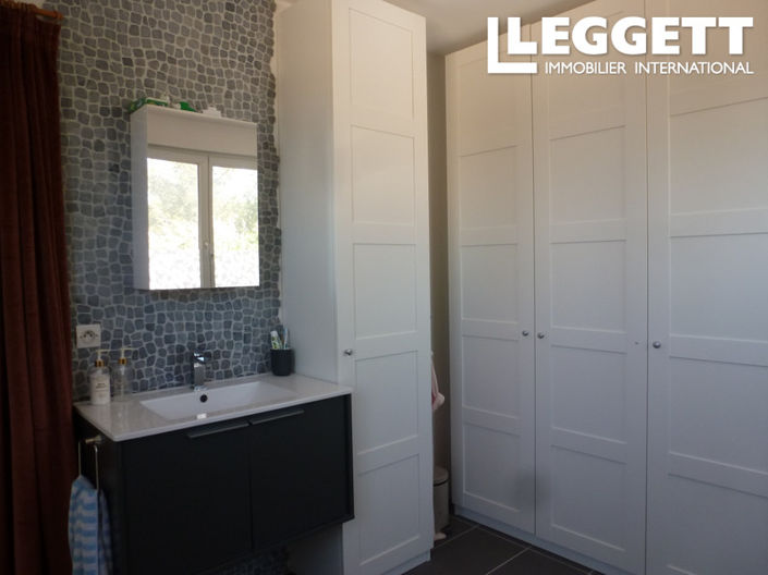 Image No.7-5 Bed House for sale