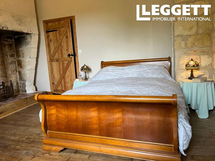 Image No.10-3 Bed House for sale