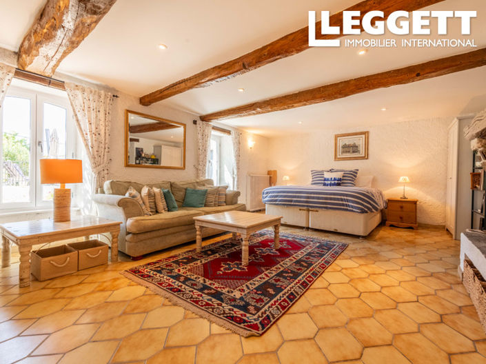 Image No.8-4 Bed House for sale