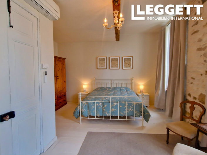 Image No.6-4 Bed House for sale