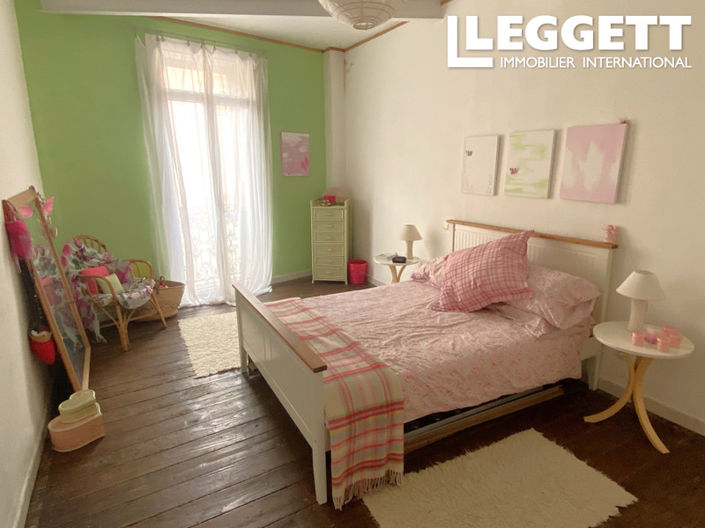 Image No.6-5 Bed House for sale