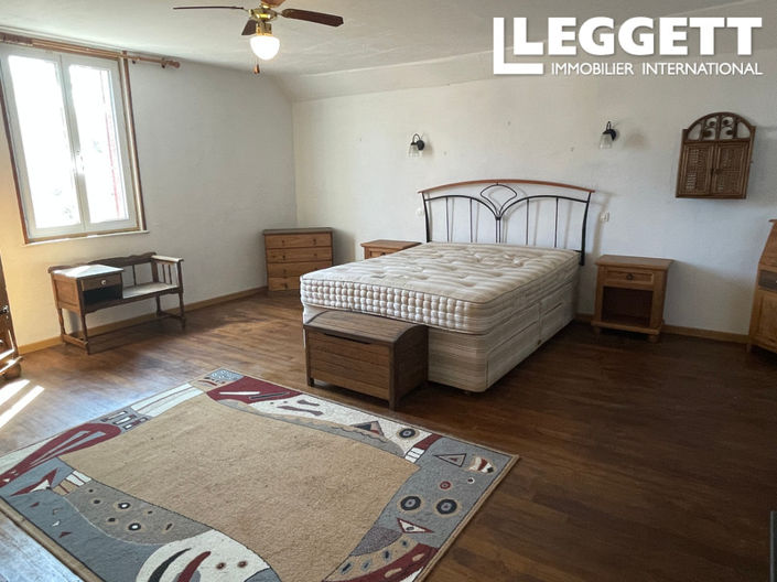 Image No.8-1 Bed House for sale