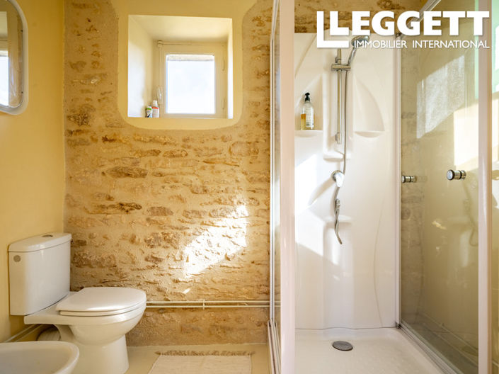 Image No.8-2 Bed House for sale