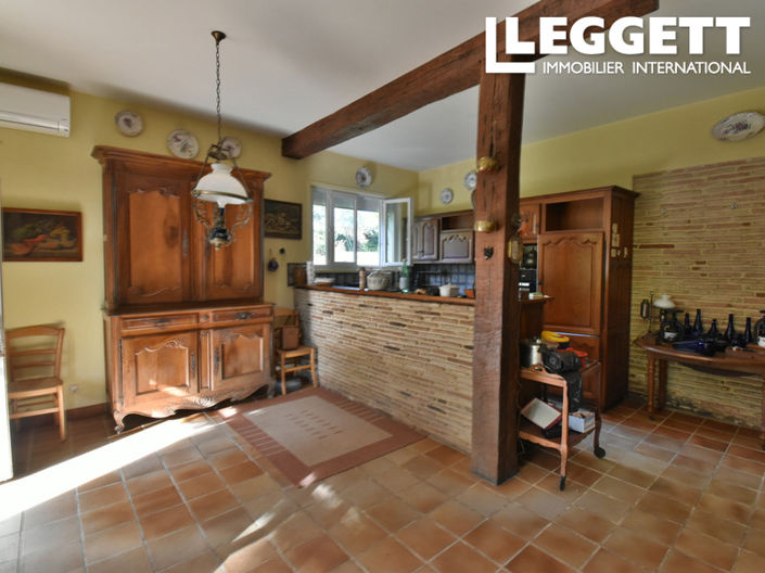 Image No.7-6 Bed House for sale