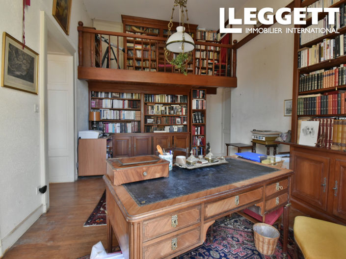 Image No.5-6 Bed House for sale