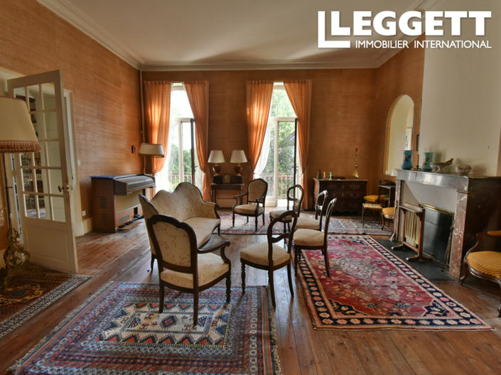 Image No.8-6 Bed House for sale