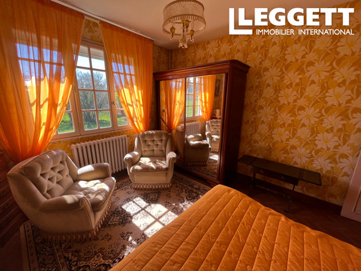 Image No.7-5 Bed House for sale