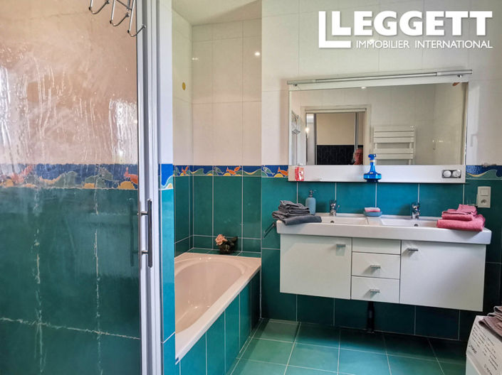 Image No.8-2 Bed House for sale