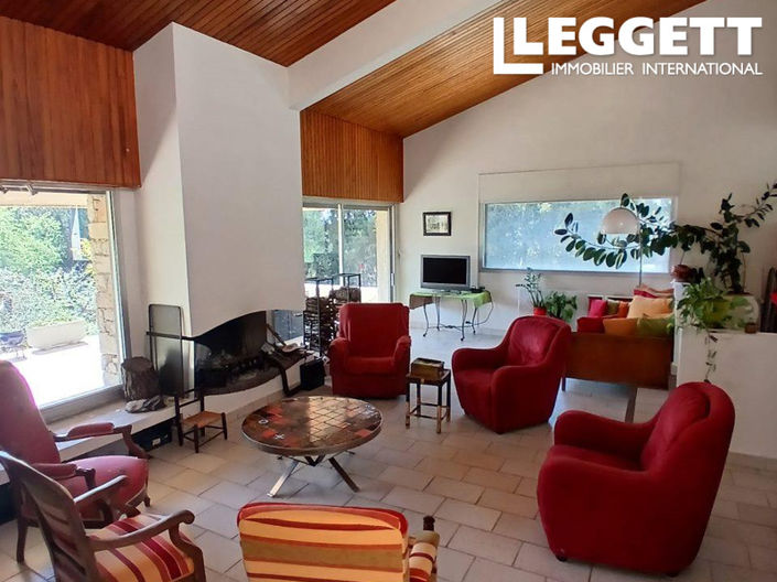 Image No.10-7 Bed House for sale