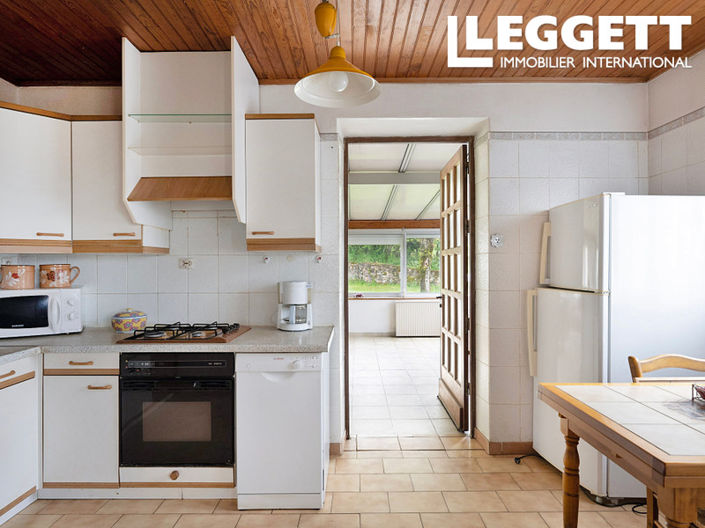 Image No.5-2 Bed House for sale