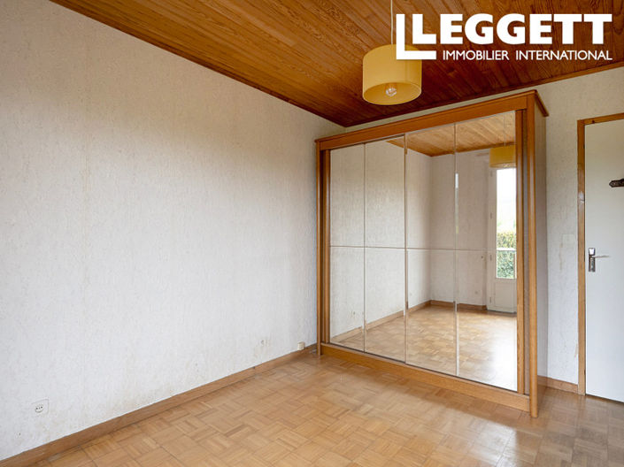 Image No.9-2 Bed House for sale