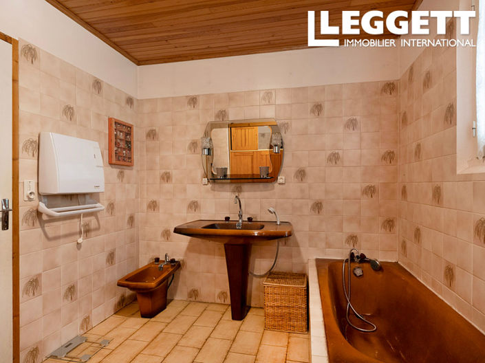 Image No.8-2 Bed House for sale