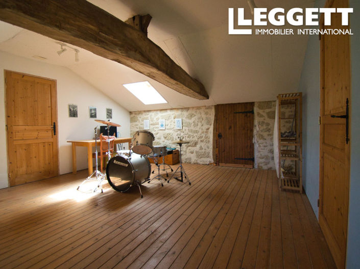 Image No.8-3 Bed House for sale