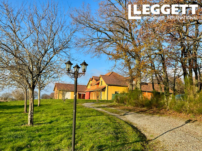Image No.1-Maison de 4 chambres à vendre à Saint-Yrieix-les-Bois
