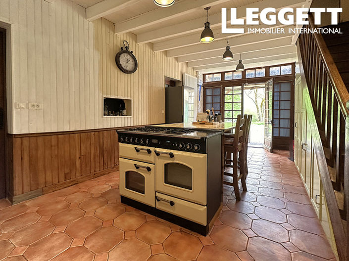 Image No.2-5 Bed House for sale