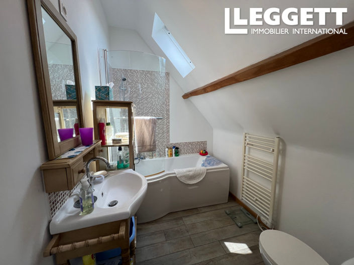 Image No.8-3 Bed House for sale