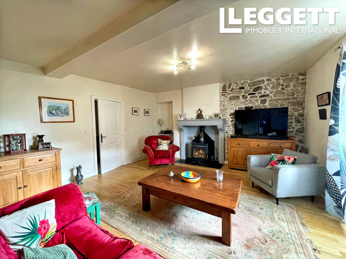 Image No.2-4 Bed House for sale