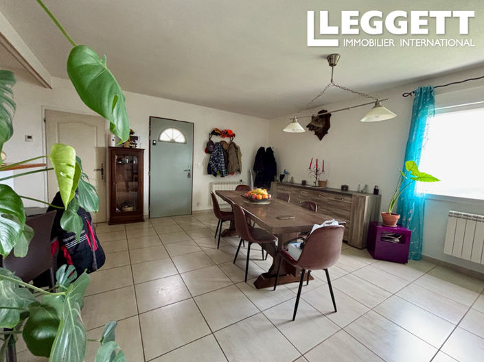 Image No.8-3 Bed House for sale