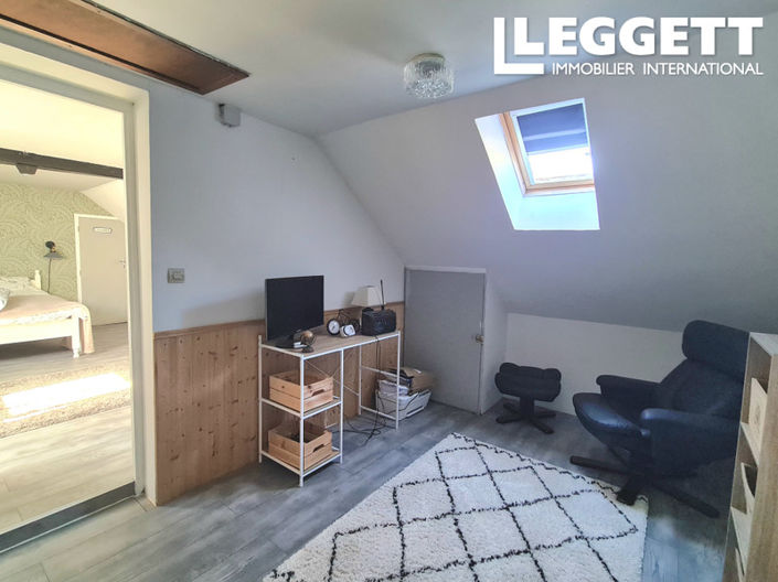 Image No.8-2 Bed House for sale