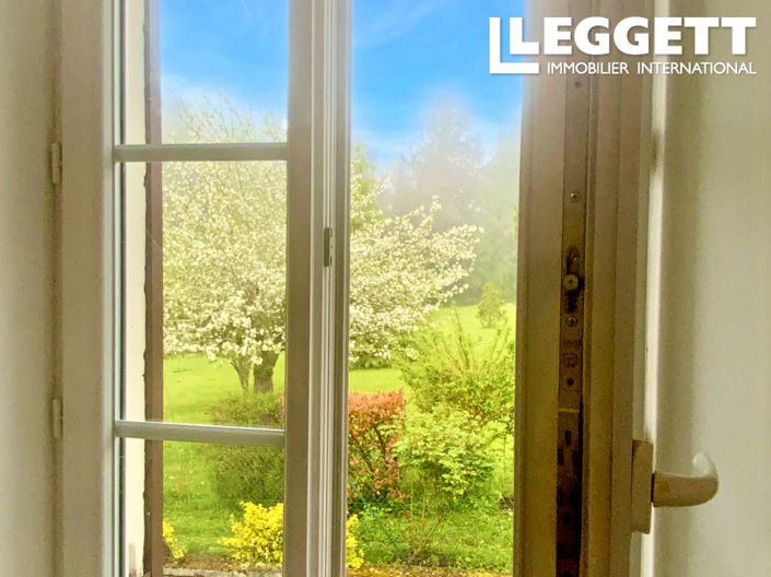 Image No.8-2 Bed House for sale