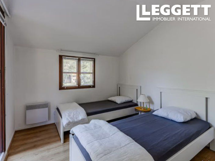 Image No.5-2 Bed House for sale