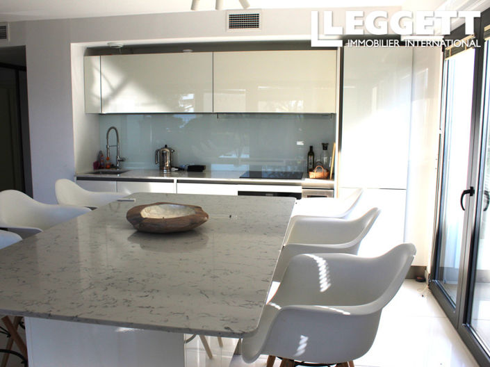 Image No.4-2 Bed Apartment for sale