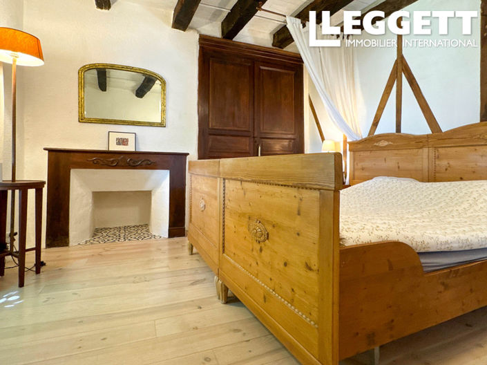 Image No.6-6 Bed House for sale