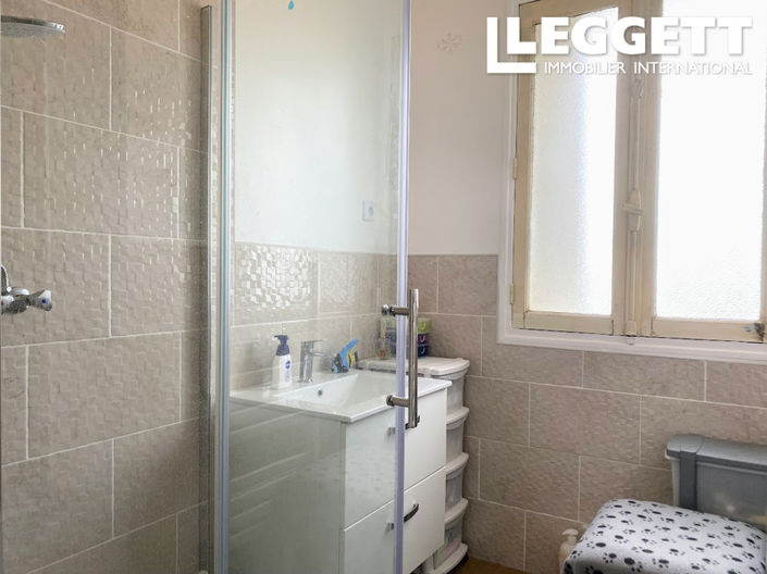 Image No.8-3 Bed House for sale