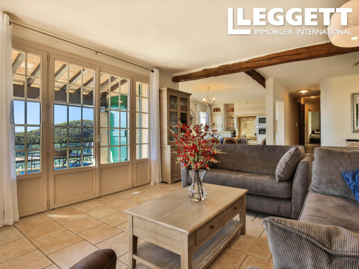 Image No.4-Maison de 5 chambres à vendre à Saint-Cézaire-sur-Siagne