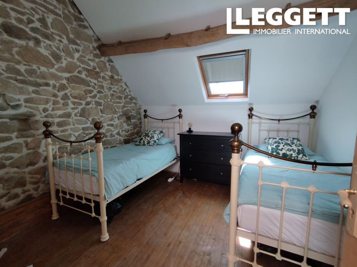 Image No.5-10 Bed House for sale