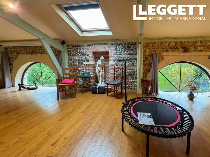 Image No.5-8 Bed House for sale