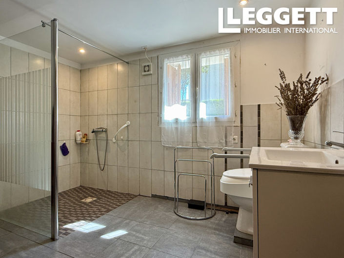 Image No.10-3 Bed House for sale