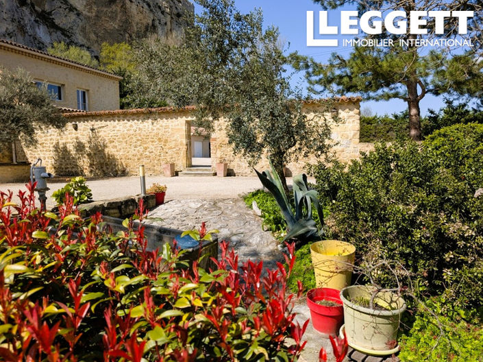 Image No.8-7 Bed House for sale