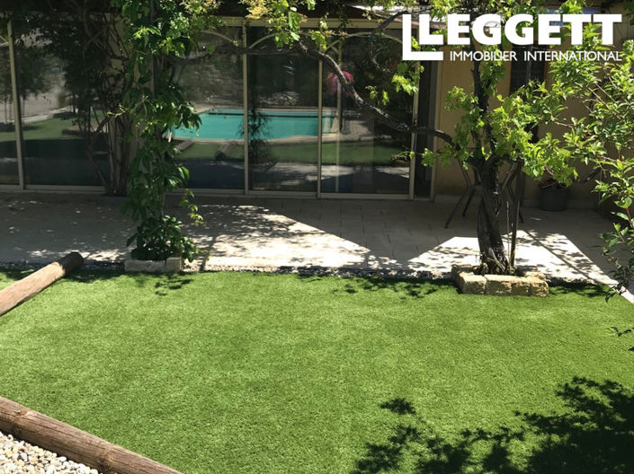 Image No.8-4 Bed House for sale