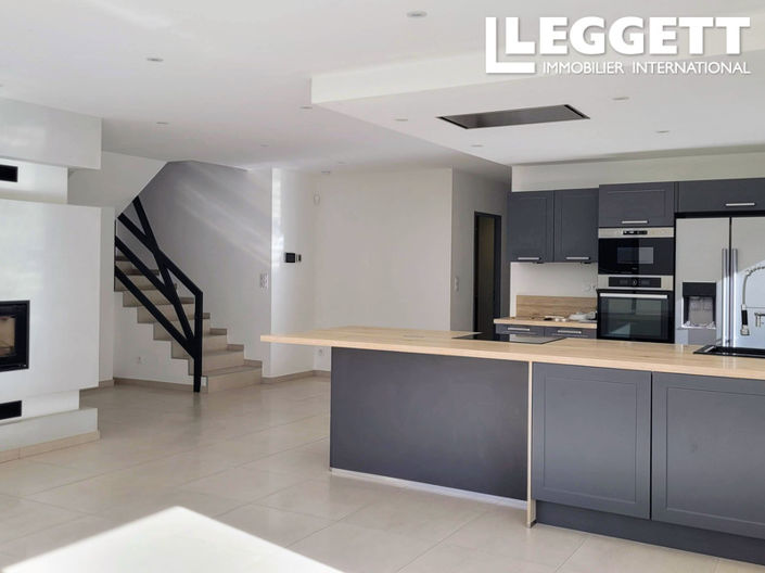 Image No.2-4 Bed House for sale