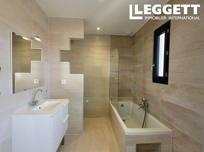 Image No.8-4 Bed House for sale