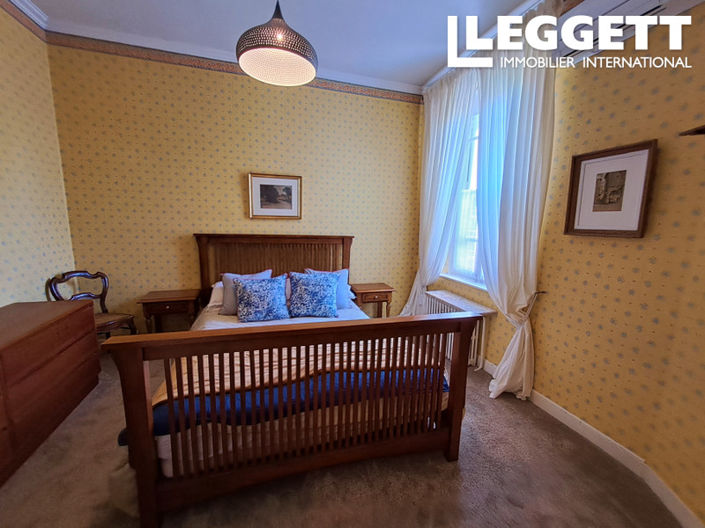 Image No.5-6 Bed House for sale