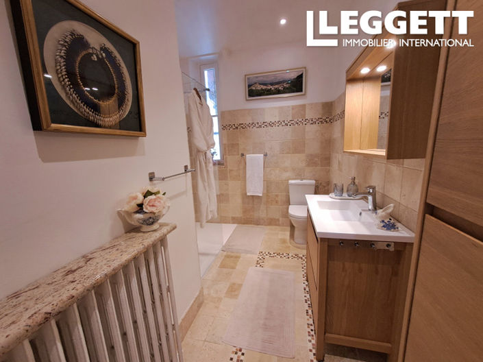 Image No.6-6 Bed House for sale