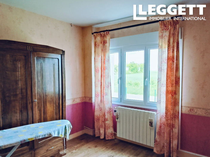 Image No.10-5 Bed House for sale